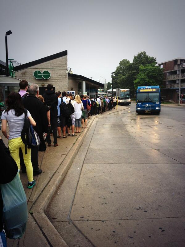 rayhe51's tweet photo. My train suspended at before long bench. Now waiting for go bus to union. Sucks! http://t.co/K28EGtU4vT