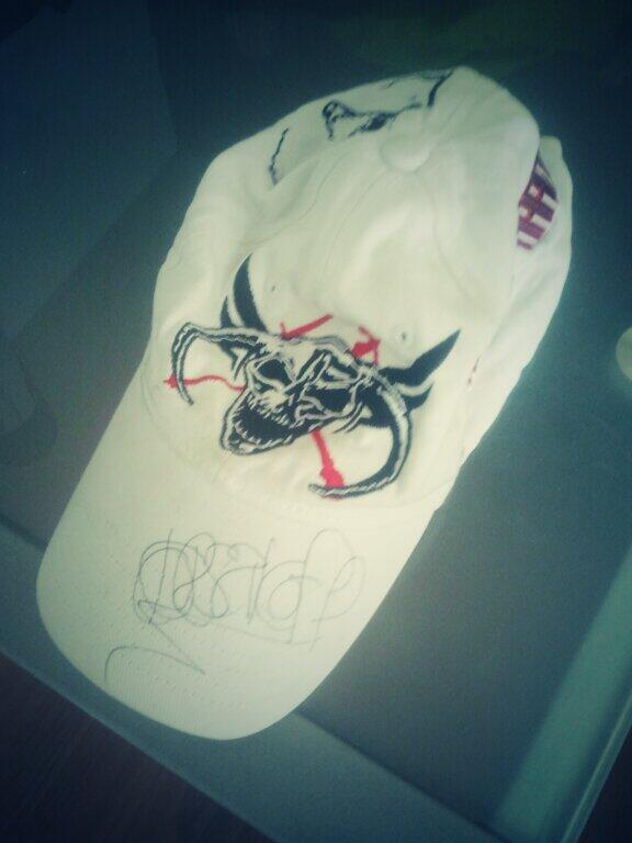 markvh1991's tweet photo. @DJ_Korsakoff You were great @free festival and @Zak uelsen!!! thnx for the signature on my cap!!! http://t.co/nSDhZRD90q