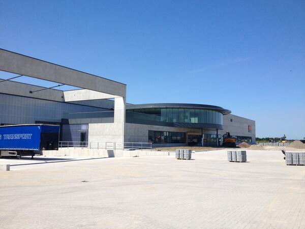 Vandaag de eerste laag, en morgen weer een Prachtige FLEURIT gietvloer.