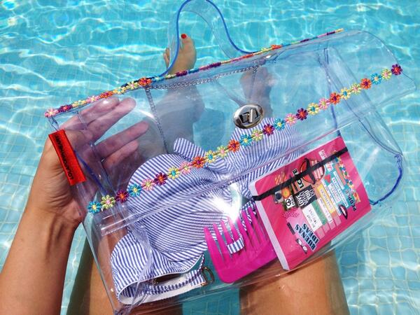 1sillaxamibolso's tweet photo. Retweet en esta foto para ganar este precioso bolso personalizado de @lolapoppyheart ( el domingo diré la ganadora)😄 http://t.co/rKCjgTATJf