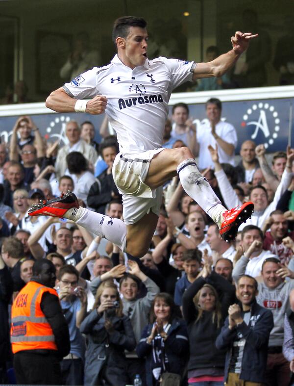 Bale &amp; RVP have been nominated for the best player in Europe award. RT this if you think Bale had the better season:
