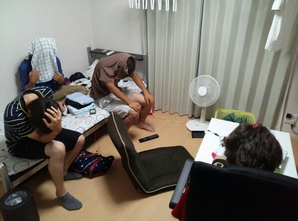 bzckssse's tweet photo. @ryoukaitoo @67_ball 多胡今俺んちにいんだろが！あ？ 今日政治あったんだ！知らんかった。。 http://t.co/fwh60jc9LM