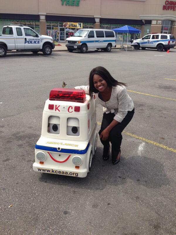 KPRC2Taisha's tweet image. KC the ambulance is so cute. #coolrobot #kceaa