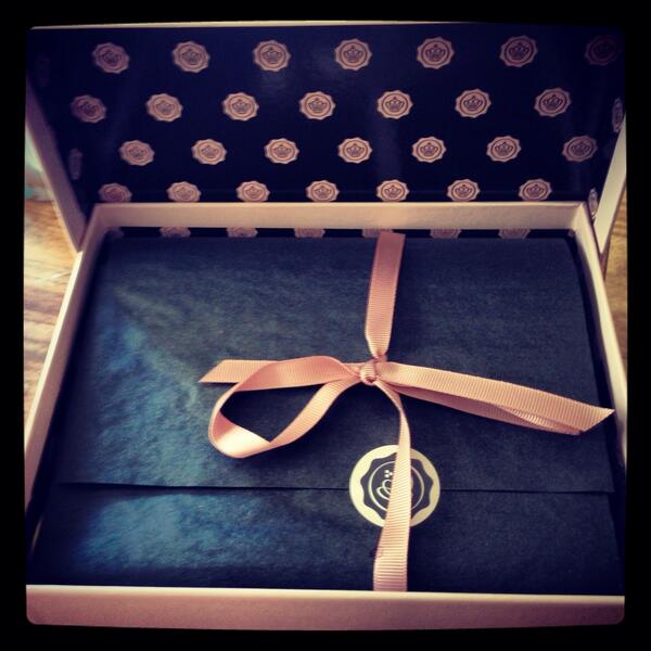 BeautyCo_'s tweet photo. Cadeautje op de deurmat #glossybox http://t.co/XefMcLT5nM