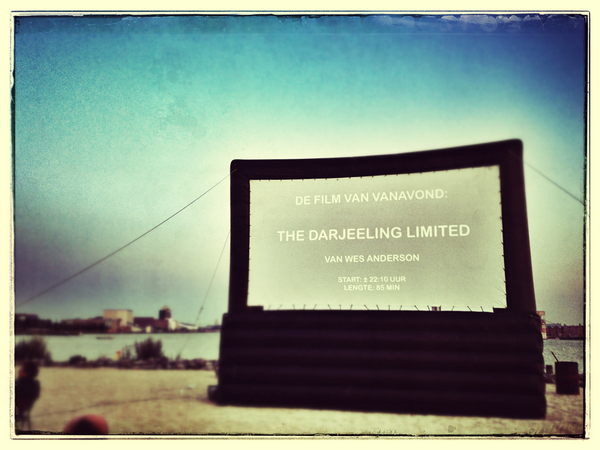 Janine1986's tweet photo. Film kijken op het strand!  Genieten met @PimPamPet bij @PllekNDSM .. #lifesgood http://t.co/rS1z9dSrAO