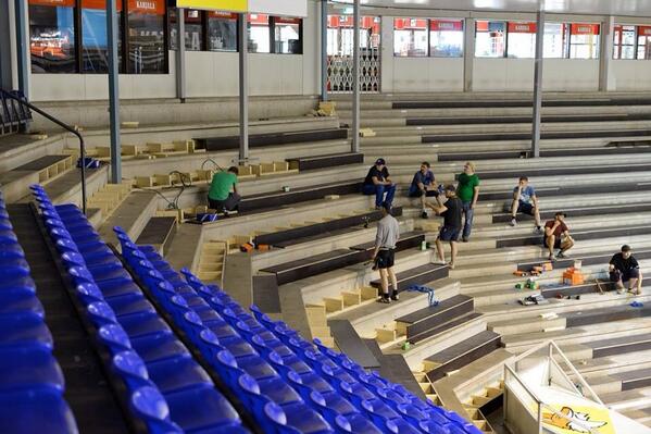 raumamboja's tweet photo. "Stopatas fundeerama." Työt jatkuvat ainakin huomenna vielä. #kannattajakatsomo #lukko #smliiga http://t.co/RoOF2zGCew