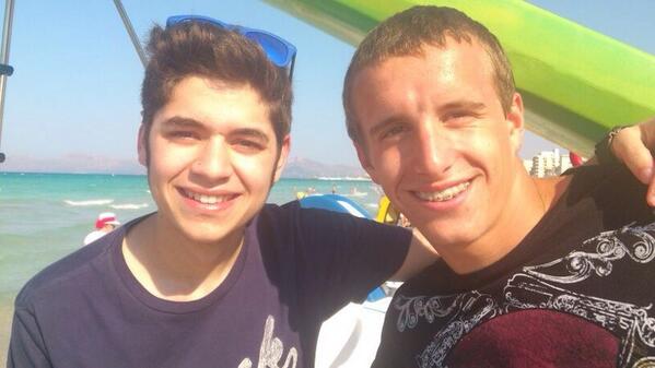 Cristoballotto's tweet photo. En la playa de Mallorca Cam Picafort con Fabián de Masterchef. http://t.co/zeipITIndX