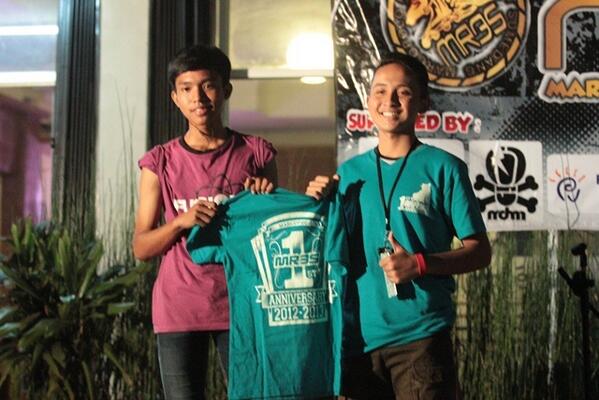 penyerehan baju sebagai simbol pertemanan antara <a href="/slalomandspeed/">MISS Sumedang</a> dgn <a href="/Fusionbdg/">Fusion Bandung</a> #keepsolid