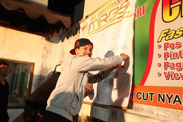 signature <a href="/slalomandspeed/">MISS Sumedang</a> by @fajarmrfajar *seuri wae ah*