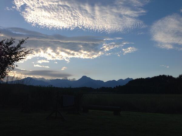aidajiro's tweet photo. グットモーニング八ヶ岳！晴れ。 この時間は肌寒い http://t.co/qzidq5dqZm