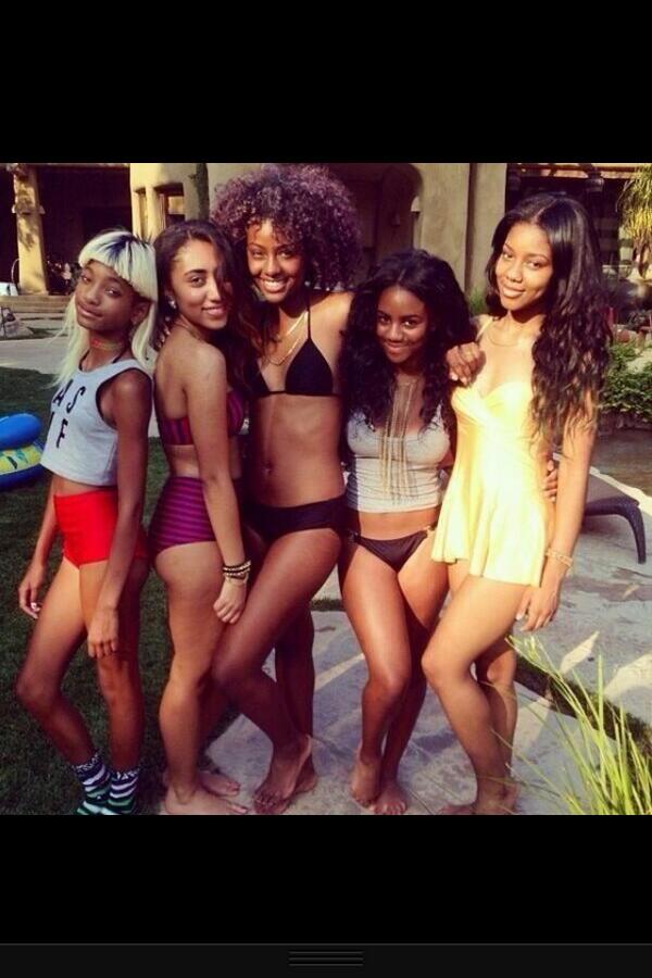 KemmyDaVinci's tweet image. #SpringBreakers2 “@MyTweetsBipolar: WILLOW SMITH LOOK LIKE THE RAPE SLOTH? 😫😂😂 http://t.co/bwrekoKzVI”