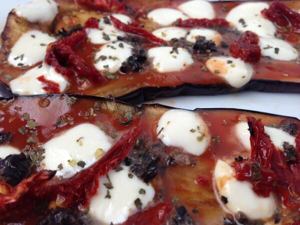 balancedspoon's tweet image. Eggplant Pizza Recipe! balancedspoon.com/eggplant-pizza/