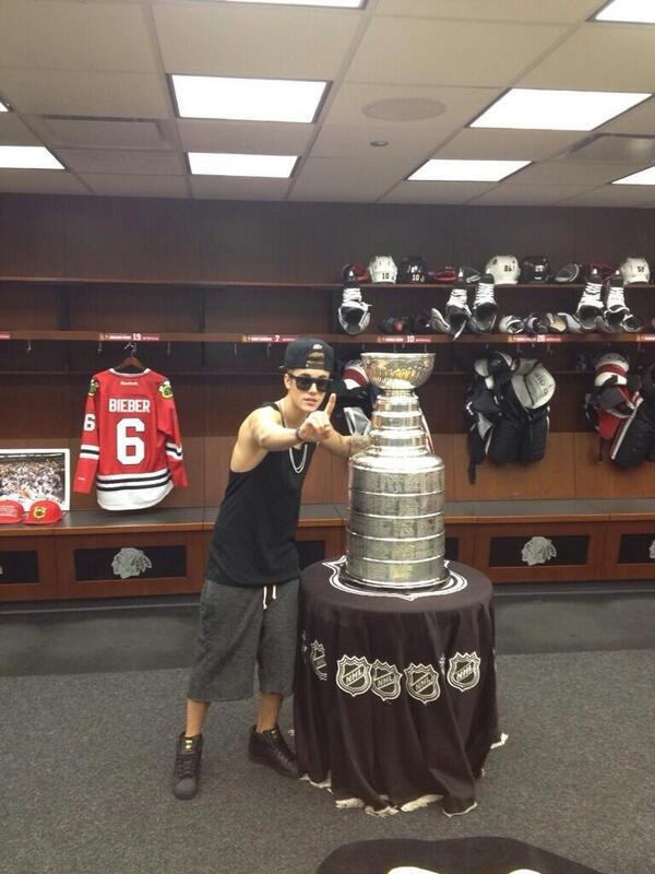 A look inside the Blackhawks' locker room