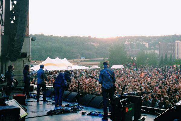 Wilco's tweet photo. #TheWreckofEdmundFitzgerald with @RthompsonMusic + @lowtheband #Duluth. #Americanarama http://t.co/OEcZtpVzhn