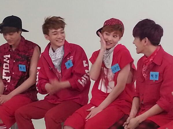 bestIdolone's tweet photo. 어머~나!!
아직 모르셨구나~~
오늘 주간아이돌은 정각 6시부터 1시간 동안 EXO만 등장합니다 (랭킹 없음요!!) http://t.co/xORagsw1kL