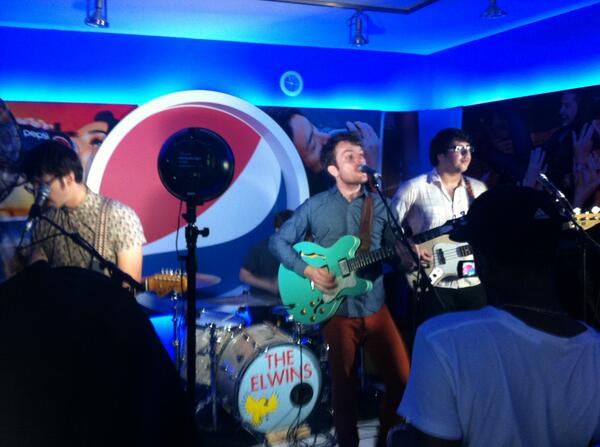 TrueAxe Guitars tweet media