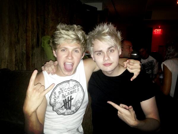 Michael5SOS's tweet image. Me and my wise mate @NiallOfficial