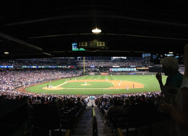 Best part of a #Mariners game- watching the mariners watch the jumbo tron from the dugout