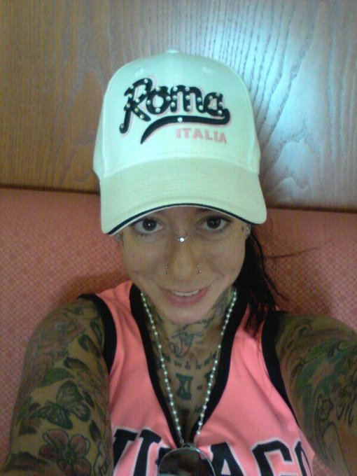 Con muchos souvenirs de mi bella Roma http://t.co/jlBQl5utIj