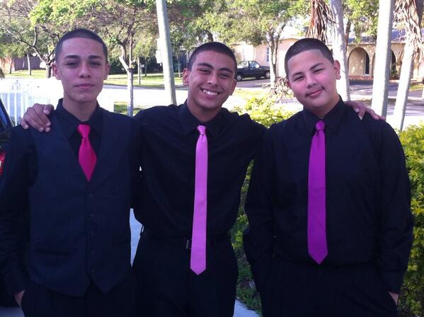 Illestmojooo's tweet photo. My boys 😎 @Dreamchasing_44 @mynigga_yordy http://t.co/eyl8rkDRQ7