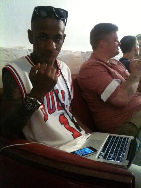 Ill_Music_'s tweet photo. Illicit in Peckham 10 minutes before stage http://t.co/e1ZgQCThCc