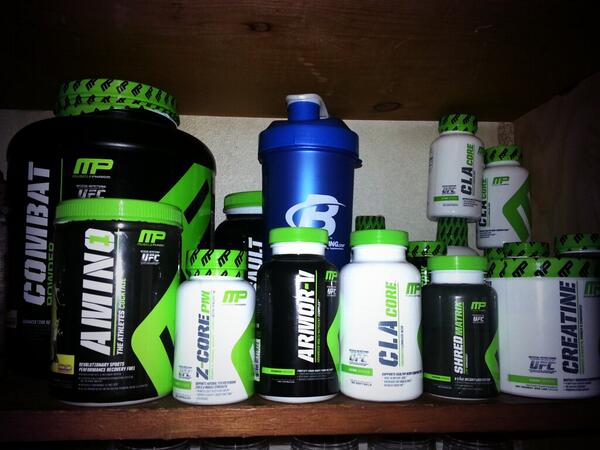 pipusplace's tweet photo. @MusclePharm @MusclepharmPres @Bodybuildingcom  bout to start my #bizzydiet from #muscleparm getting married in march http://t.co/KNF5AhZN1E