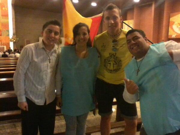 fernandoamizade's tweet photo. @danii_tn con su hermano Daniel diócesis hermano de vuelta con más frecuencia nos reunimos en Río de Janeiro http://t.co/jkB0HcdEBJ