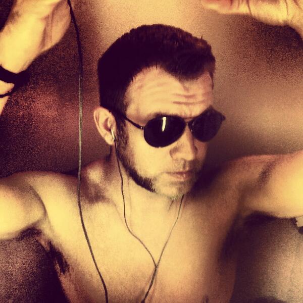 _jonthompson78's tweet photo. @stilettophile Hows my favorite lady? http://t.co/WClyihexKl