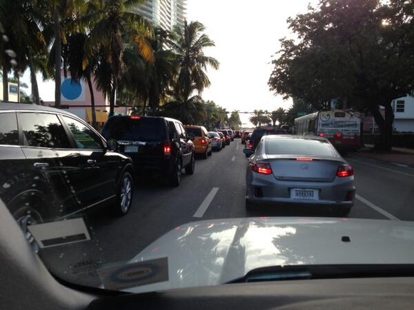 SOFNA_MB's tweet photo. Eastbound traffic on 5th St heading to the MacArthur, photo at 7 pm on July 24, virtual gridlock.  Westbound as bad.. http://t.co/kqqMznTwTo