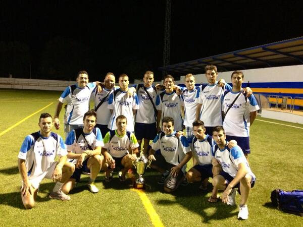 pedromartin_87's tweet photo. @maurepubaloha. Pedazo de equipo y cuerpo técnico jiji http://t.co/PuvCUibUmJ