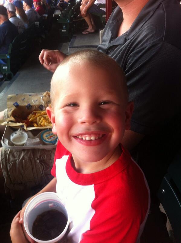 vacuumssuck's tweet photo. Hanging out @theRangersGame http://t.co/jMLf5UmR2L