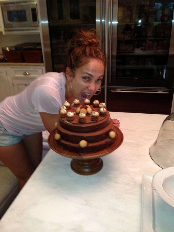 Lynda Lopez So Glad Jlo Likes The Cake Lol Happy ay Love Familia Blessed Goodtimes Http T Co Jepmpffk1h