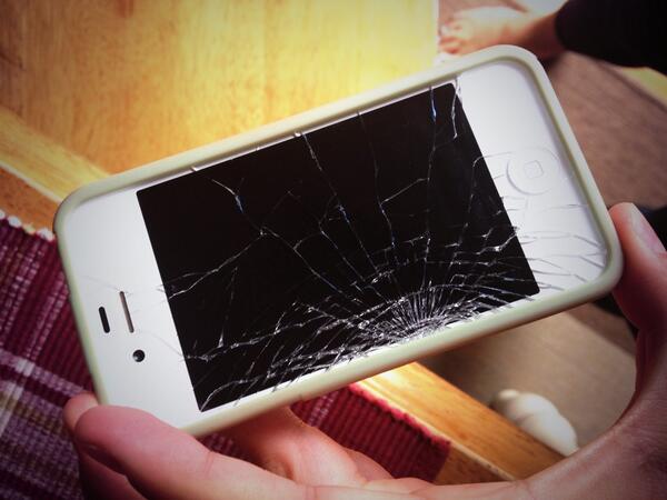 Monica_toubyy's tweet photo. Wow so jeal of abbis phone @abbistemple3 http://t.co/AfxDGCZrIg
