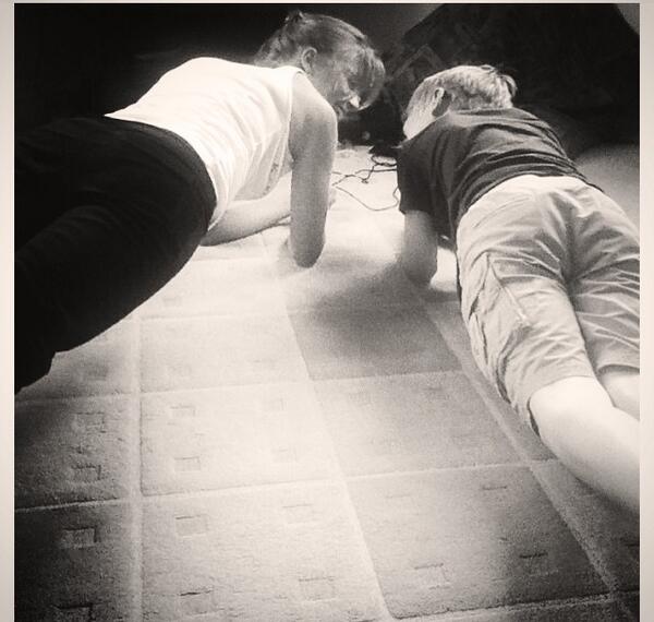 LMC_Girlfri3nds's tweet image. Who you calling a plank?!?! #plankoff with the bro ✌