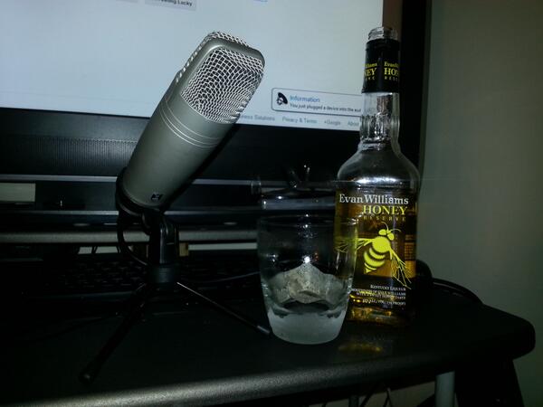 chrisoconnoriv's tweet image. #DrunkTrek with @stofte &amp;amp; @RachelGatlin all for @ShreddedSerial