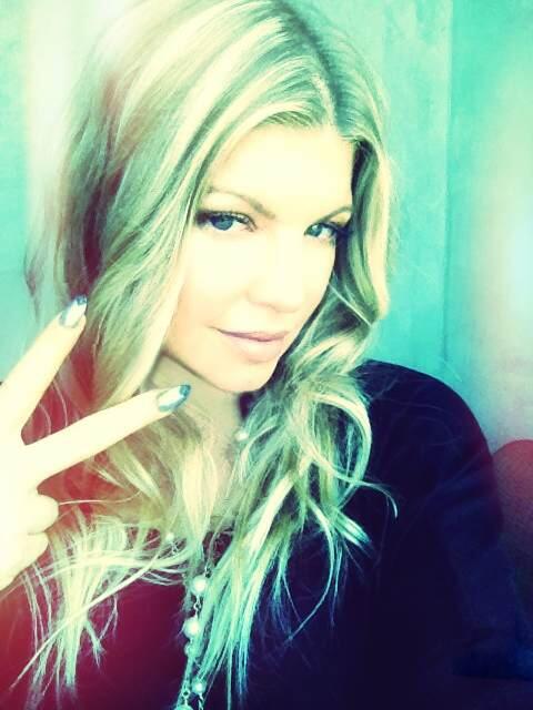 Fergie's tweet photo. #2Million on Twitter today! Thank u 4 yr love &amp; support. If ur on Instagram, #followme at http://t.co/3jLfVqN0aC http://t.co/8NXNBYtHm3