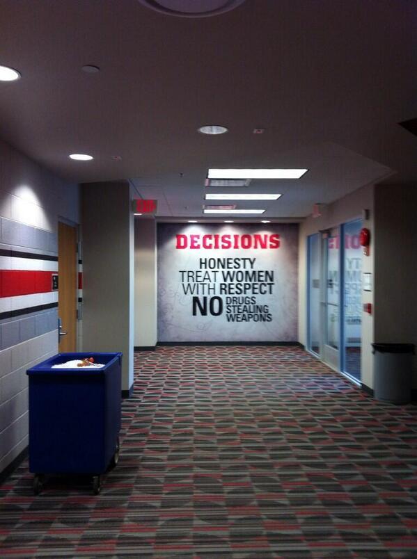 LanceGordon's tweet photo. Oh Urban Meyer, you put a new sign up in the locker room? For optimal results, recruit players that know how to read. http://t.co/pADN6XSEli