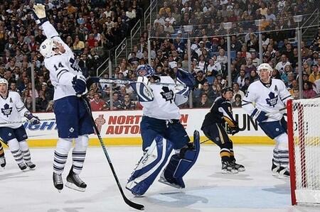 fulltimebeautys's tweet photo. #TorontoProbs 😂 http://t.co/reRDXzZcMj