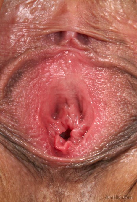 Tori Michaels struts her stuff at http://t.co/j2YMXj2vgE Sexy! Super spread... http://t.co/NWjGHp0Vb