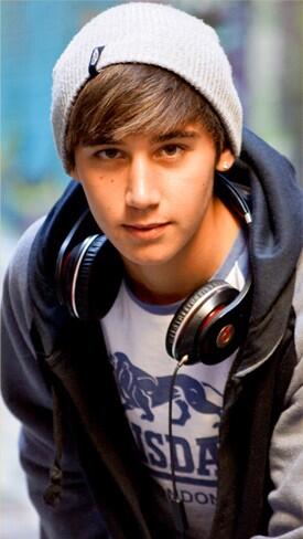TalentedAcademy's tweet photo. Danny Blue| Talents~ Dancing and Photography.|Dating Ariana|17| FC: Jai Brooks http://t.co/lJJExn07c4