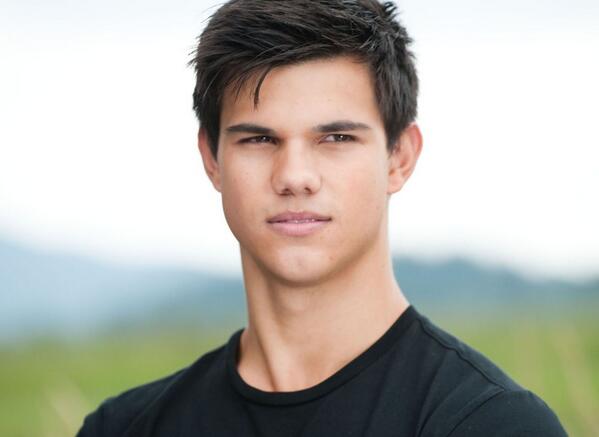 TalentedAcademy's tweet photo. Tony Flincher| Talents~ Football and Acting|Single|17| FC: Taylor Lautner. http://t.co/6tbBGbfnSR