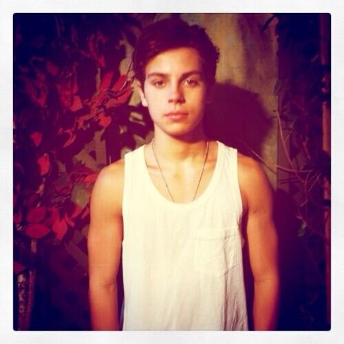 TalentedAcademy's tweet photo. Tyler Black| Talents~ Dancing and Photography|Single|16| FC: Jake T Austin| http://t.co/GNQSvV6UNU