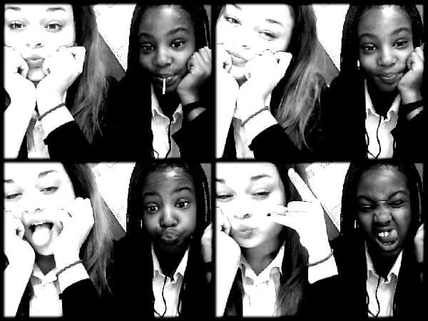 JodieYMCMB's tweet photo. Playing with the Mono Quad effect on Webcam Toy #webcamtoy http://t.co/nj5rjrovVL
