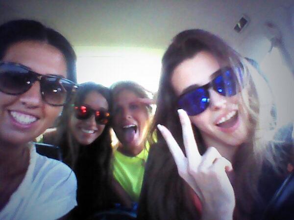 LizaurM's tweet photo. Motores en marcha!!!! #Albufeira @PatriciaPalma09 @barbicarod @mapiferr http://t.co/hUKsX47IVL