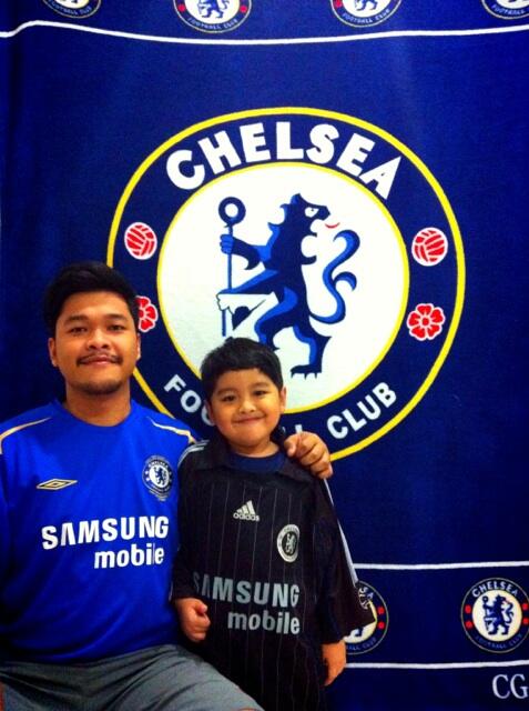 JikaJaka's tweet photo. Like Father Like Son!! @Prambors #pramborschelsea http://t.co/QRya9RrsDZ