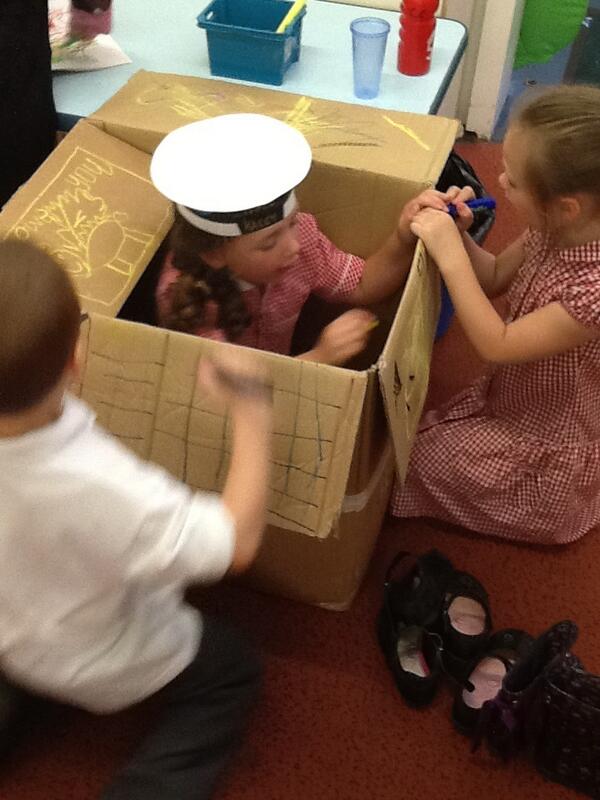 RoscoePrimary4's tweet photo. A cardboard box is the ideal resource to encourage cooperation and spark the imagination! #EYFS http://t.co/sQvUVOV6PR