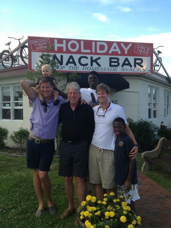 ChiefJJO's tweet photo. Oros boys at Holiday http://t.co/PDX0YQsBVn