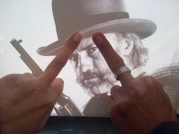 Flippin_Bird's tweet photo. http://t.co/KOgZENZ2gJ
