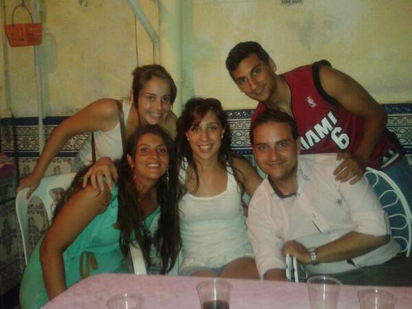 beaflamenca91's tweet photo. Felicidades a la profe mas flamenca!!!! @Kikecolmenar @BorjaFernande14 @432_gomez http://t.co/nA5jSo9hoT