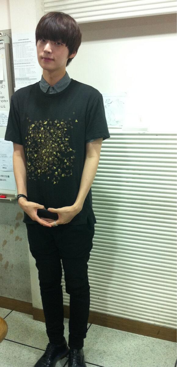 mbcsimsimtapa's tweet photo. 훠언~~~~~~~~칠하다 안모델!!!오늘 심심타파에서 힐링(혹은 멘붕)받고 갈 안재현 씨가 일찍 오셨습니다. 어서와요. 이런 라디오는 아마...처음일거예요 ^^;;;; http://t.co/4gGzSnq3bO